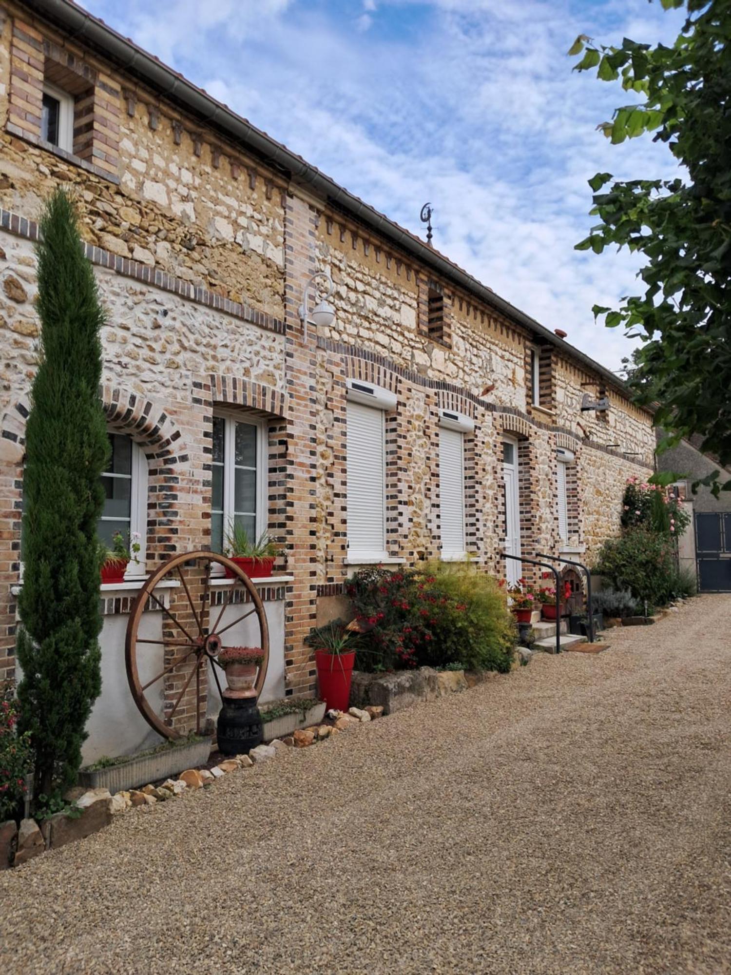 Maison Longere Les Camelias Ferienhaus Vinneuf